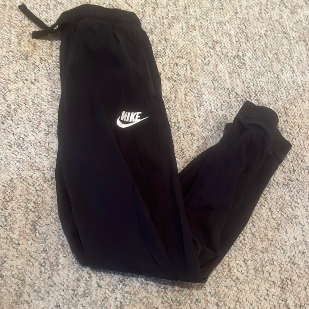 Kids black nike jogger sweatpants
